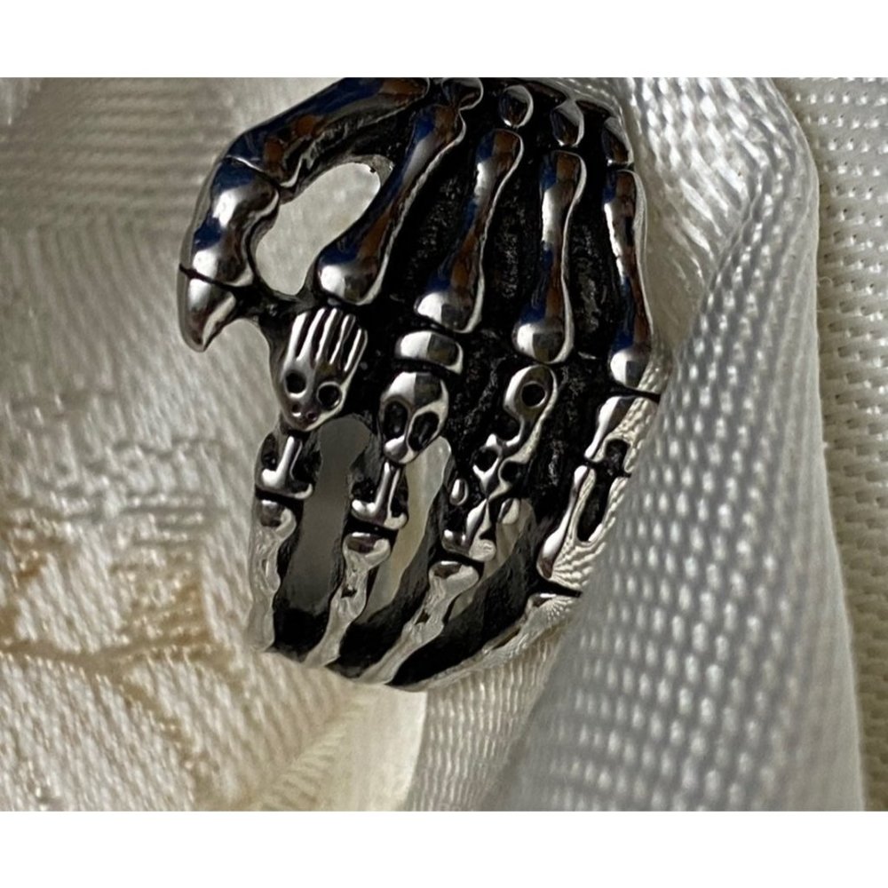 skeleton hand skull Ring sz‎ 14